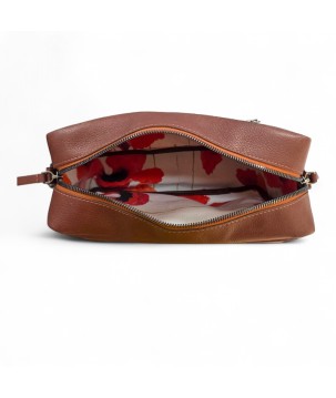 Borsa in pelle stile audace: spaziosa, versatile, funzionale.