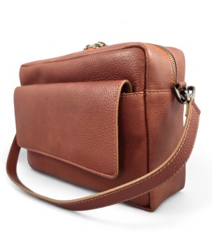 Borsa in pelle stile audace: spaziosa, versatile, funzionale.