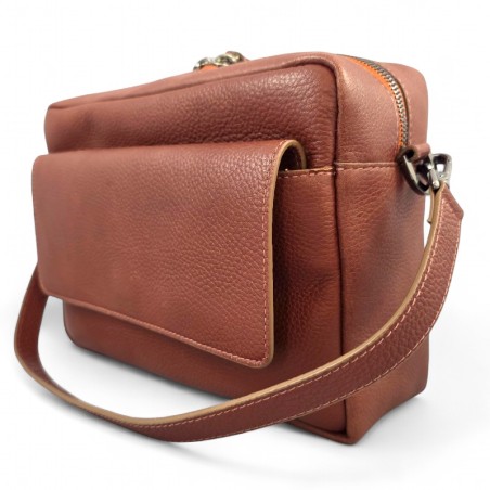 Borsa in pelle stile audace: spaziosa, versatile, funzionale.