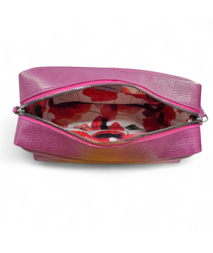 Borsa in pelle stile audace: spaziosa, versatile, funzionale.