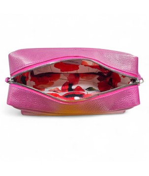Borsa in pelle stile audace: spaziosa, versatile, funzionale.