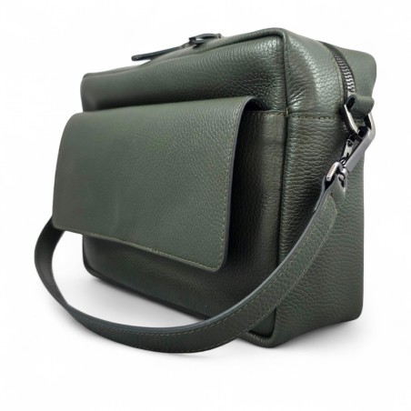 Borsa in pelle stile audace: spaziosa, versatile, funzionale.
