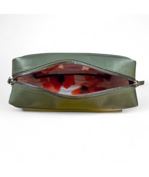 Borsa in pelle stile audace: spaziosa, versatile, funzionale.