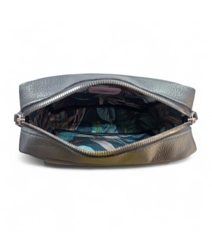 Borsa in pelle stile audace: spaziosa, versatile, funzionale.