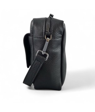 Borsa in pelle stile audace: spaziosa, versatile, funzionale.
