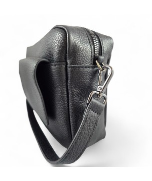 Borsa in pelle stile audace: spaziosa, versatile, funzionale.