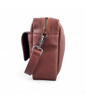 Borsa in pelle stile audace: spaziosa, versatile, funzionale.