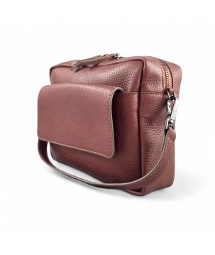 Borsa in pelle stile audace: spaziosa, versatile, funzionale.