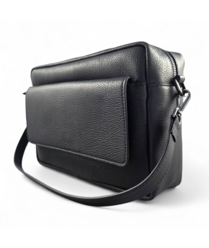 Borsa in pelle stile audace: spaziosa, versatile, funzionale.