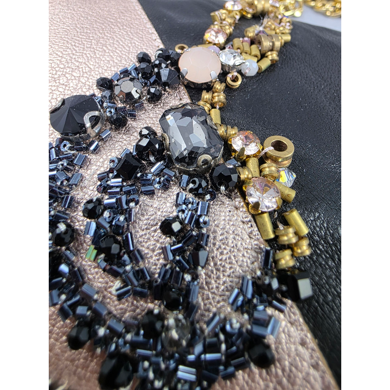 BORSA IN PELLE RICAMATA CON CHIAVE DI VIOLINO