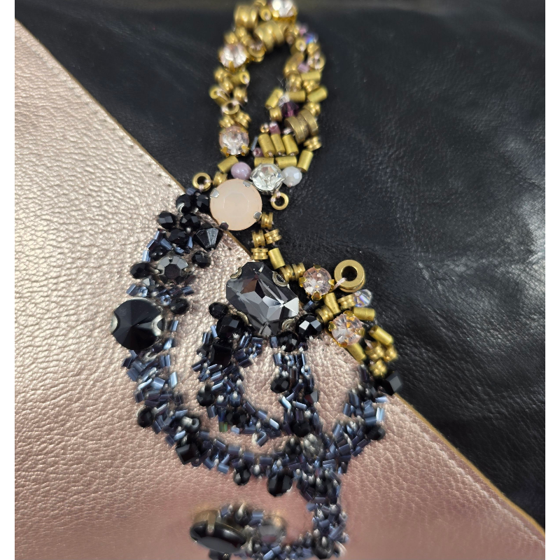 BORSA IN PELLE RICAMATA CON CHIAVE DI VIOLINO