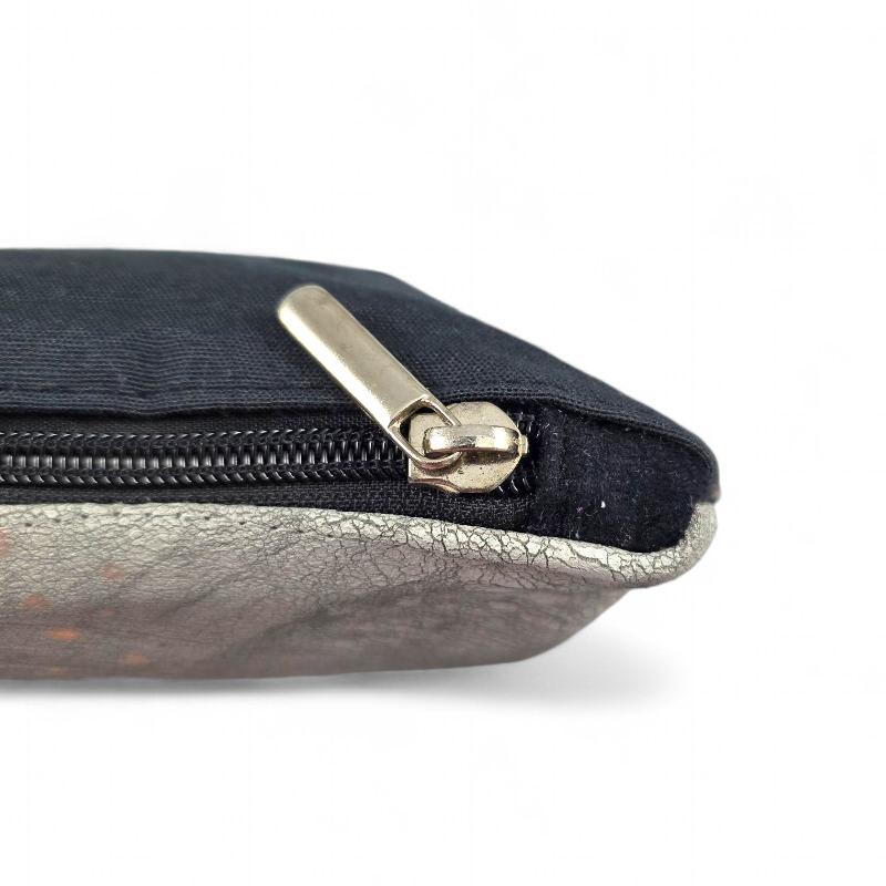 POCHETTE IN PELLE CON NOTA DIPINTA A MANO